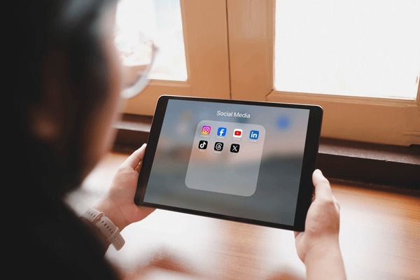 推特账号购买指南：为何24小时客服是核心保障及如何选服务商